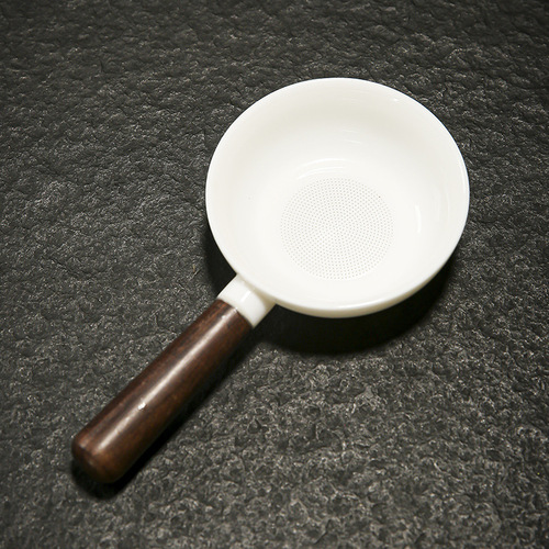 Lamb Fat Jade Anti-Scalding, Handle-equipped, All-Ceramic Tea Strainer with Integrated Perforation—Porcelain Tea Maker for Brewing Loose Leaf Tea, Tea Filter, and Tea Ceremony Accessory