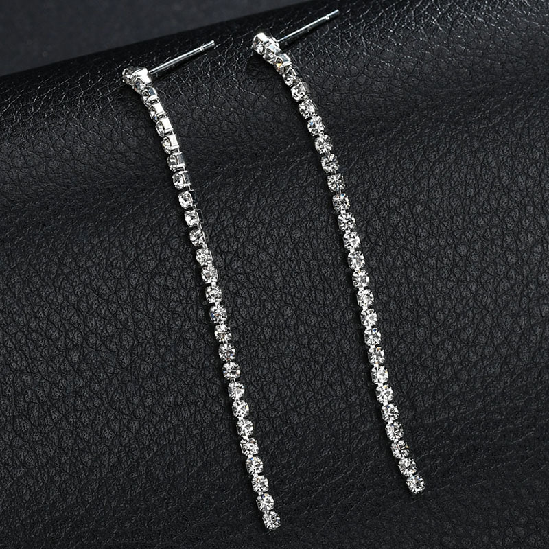 Nihaojewelry Boucles D&#39;oreilles Longues Gland De Diamant Simple Bijoux En Gros display picture 3