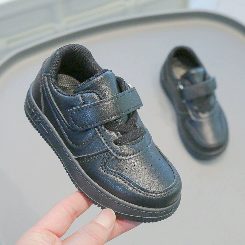 Детские спортивные туфли 2025 года, новая модель весна-осень, повседневные кроссовки для мальчиков, экспортные черные кроссовки для девочек, мягкая подошва, детские туфли, одиночная партия