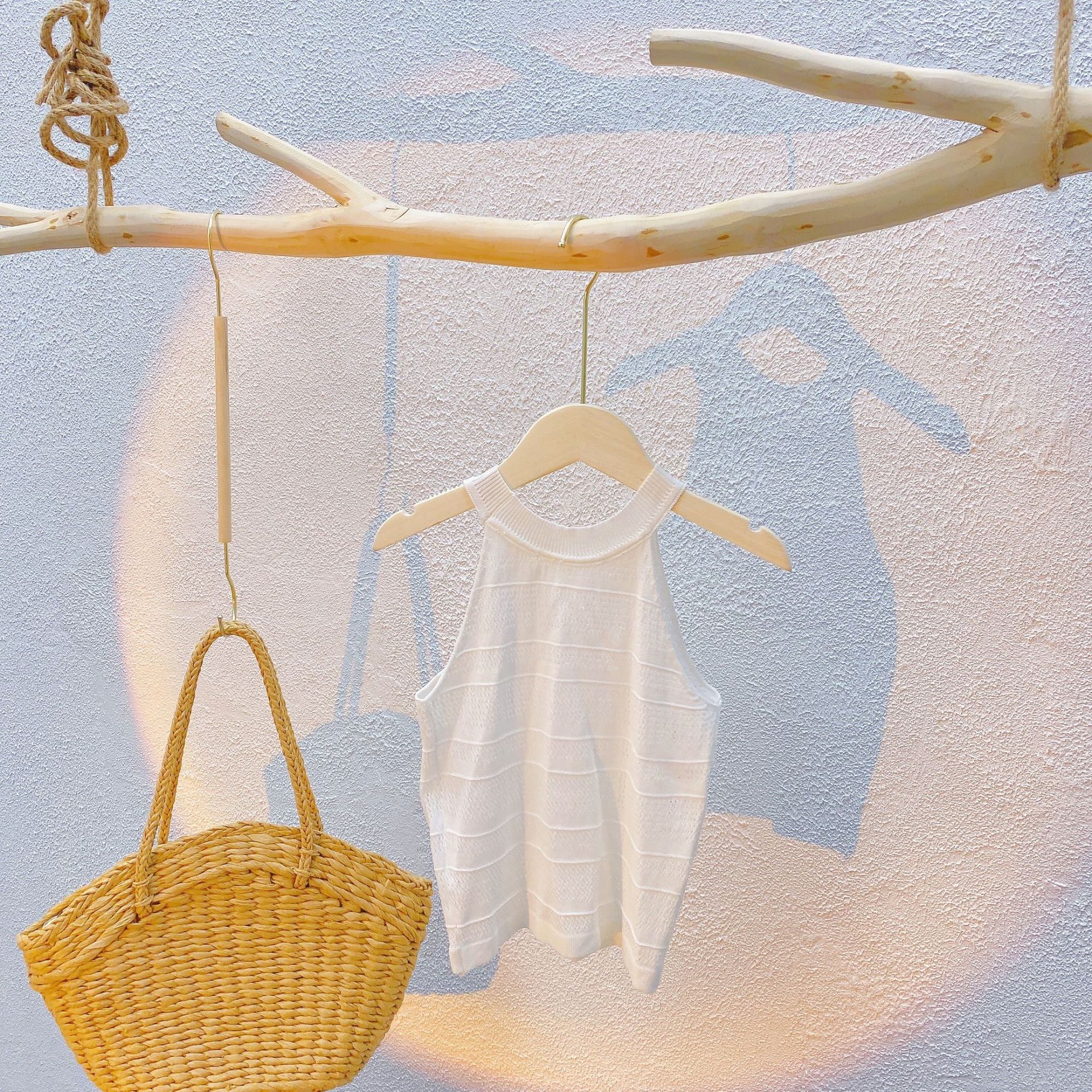 Ropa para niños 2023 Nueva ropa de verano para niñas Sling bebé estilo occidental top de verano para niños Chaleco de cuello redondo ropa exterior delgada