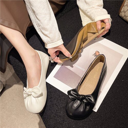 2025 Summer New Butterfly Knot Flat Sole Round Head Low Mouth Bean Bean Shoes Soft Sole Soft Face Women's Shoes Wholesale