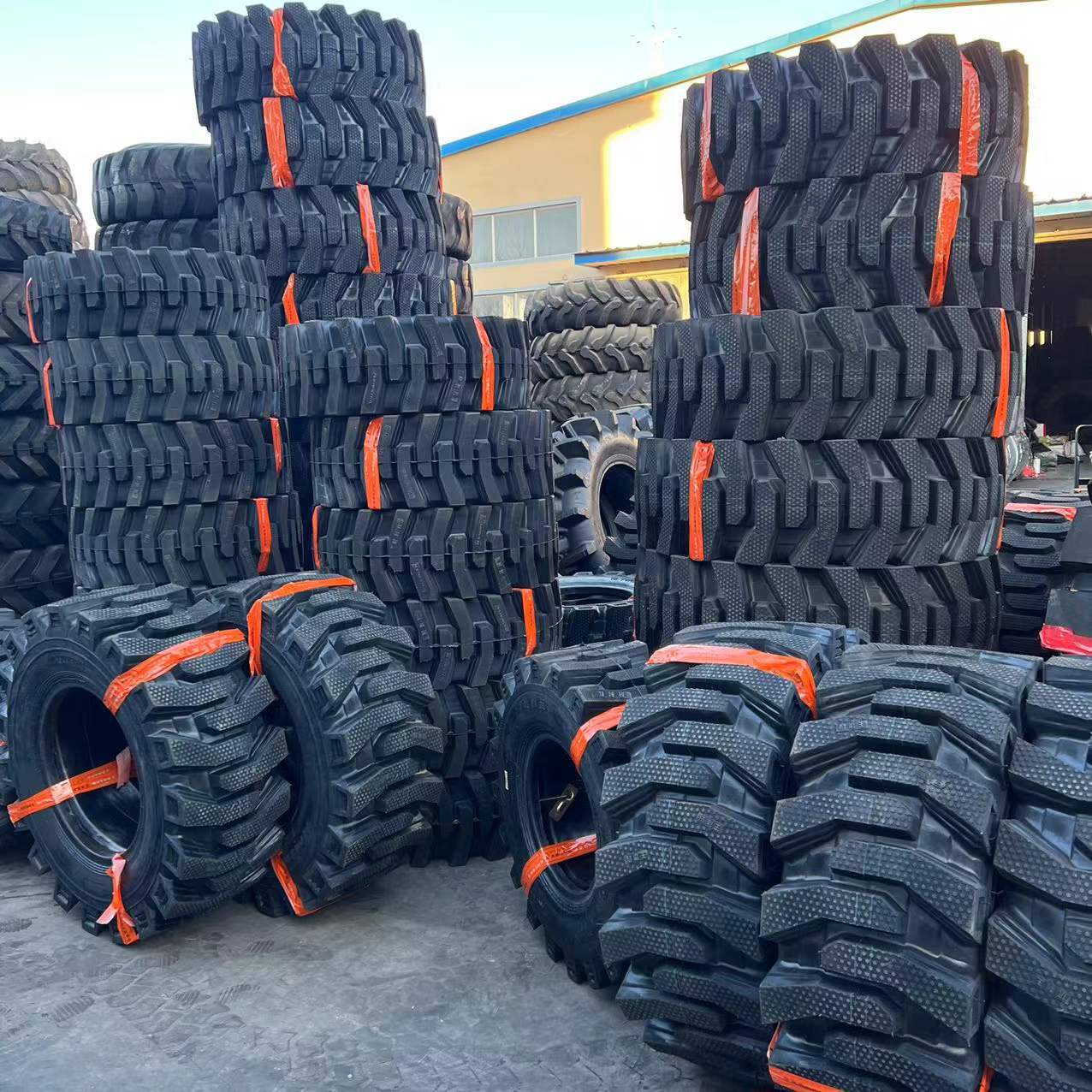 半实心铲车轮胎16/70-20  24 20.5/70-16 825-16 加深装载机轮胎