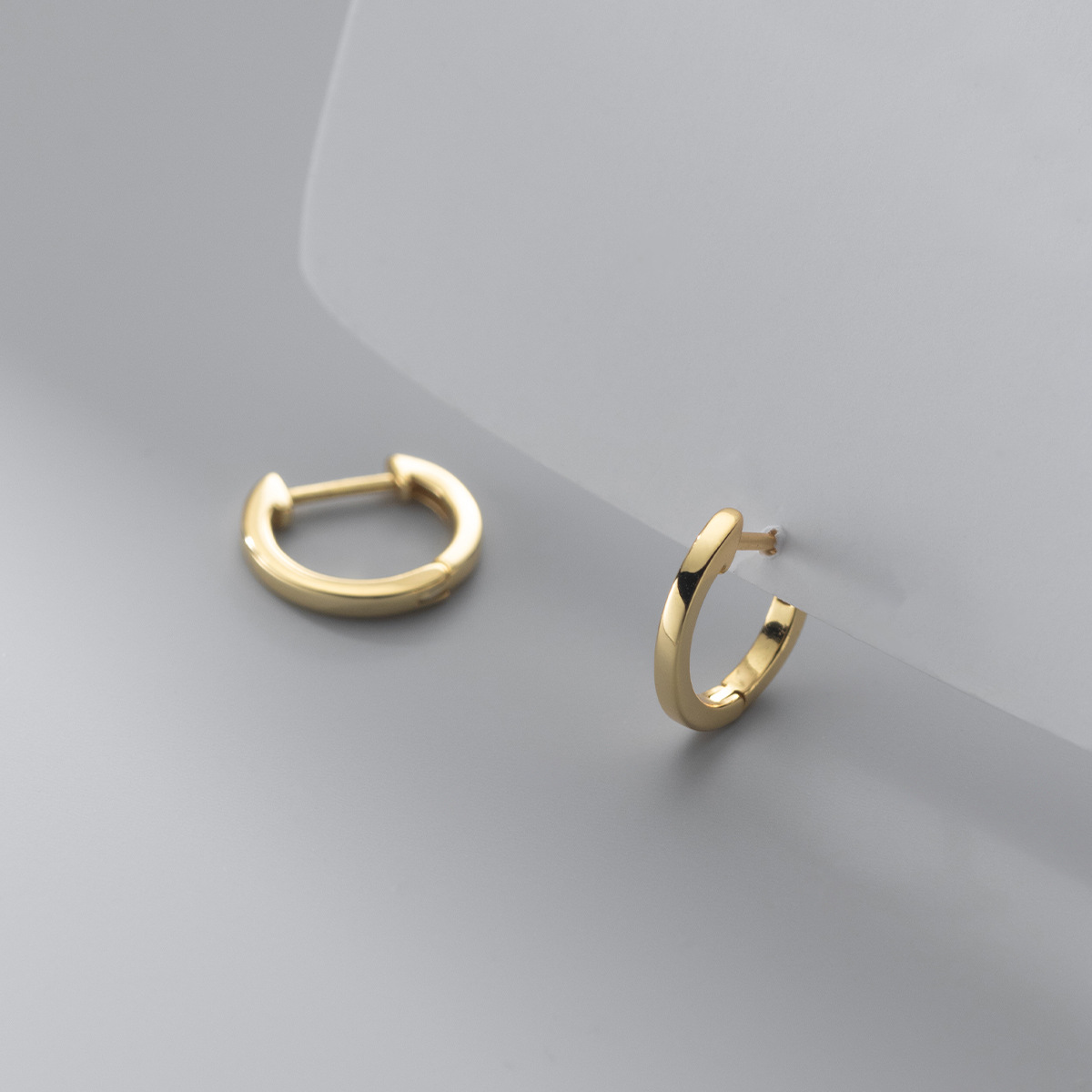 Eloch s925 plata japonesa y coreana simple estilo de viaje geométrico liso orejetas de anillo simple orejetas M01293