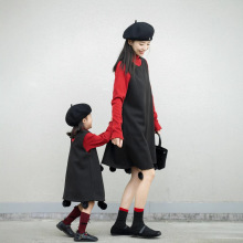 一起玩亲子装冬新款母女装连衣裙加绒加厚毛呢背心裙毛球蝴蝶结裙