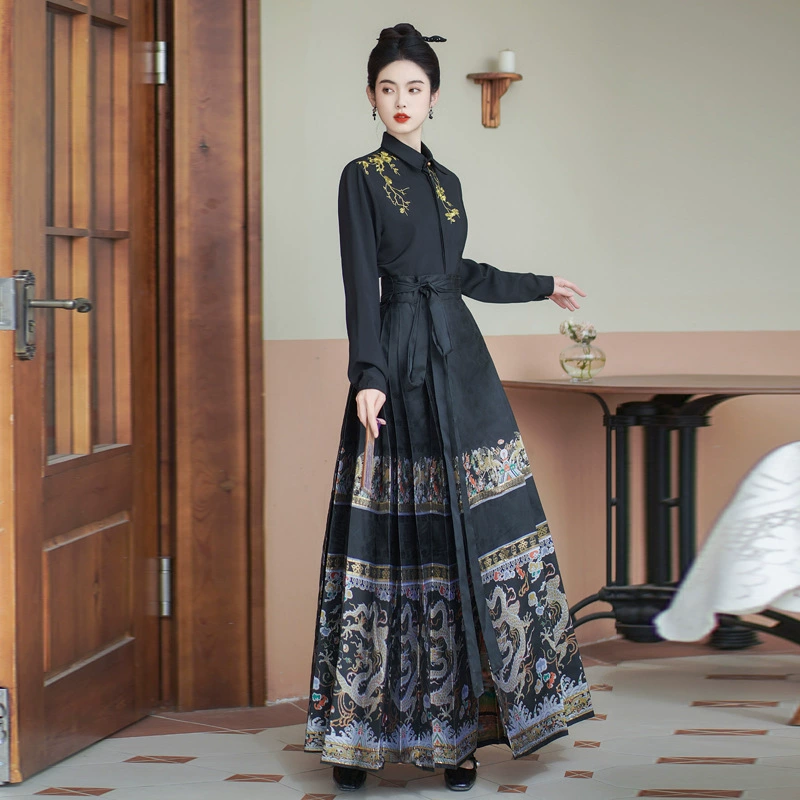 Рекордная стрельба, летая на снегу, плетя золотую юбку с лапшой