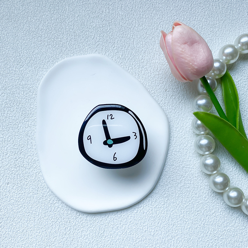 Untitled-1_0004_Transparent Bracket-Clock-Black