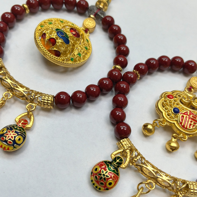 Cinnabar Car Hanging Amulet for Good Luck and Safety, New Year Red Gold-Eating Beast Lucky Cat Car Hanging Ornament Wholesale
