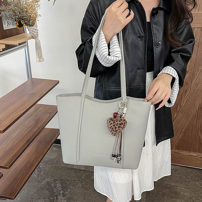Túi xách tay nữ quai đeo vai dáng tote cỡ lớn phong cách thanh lịch — Màu cà phê Không có mặt dây chuyền, Màu nâu không có mặt dây chuyền, Màu xám không có mặt dây chuyền, Trắng không có mặt dây chuyền chi tiết 34