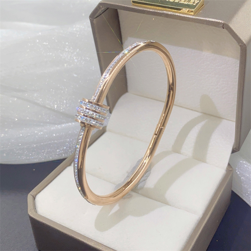 Street Occasion Titanium Steel Material Fashion Geometric Titanium Steel Plating Rhinestones Bangle