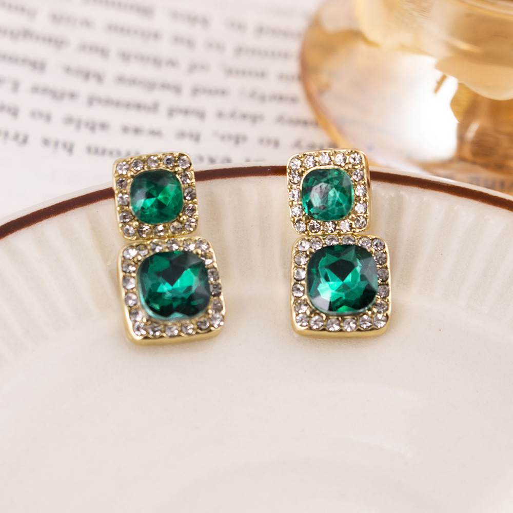 Pendientes de borla geométrica con incrustaciones de diamantes vintage de mediana edad Pendientes de viento de palacio de temperamento de nicho Pendientes de lujo ligero de alta calidad