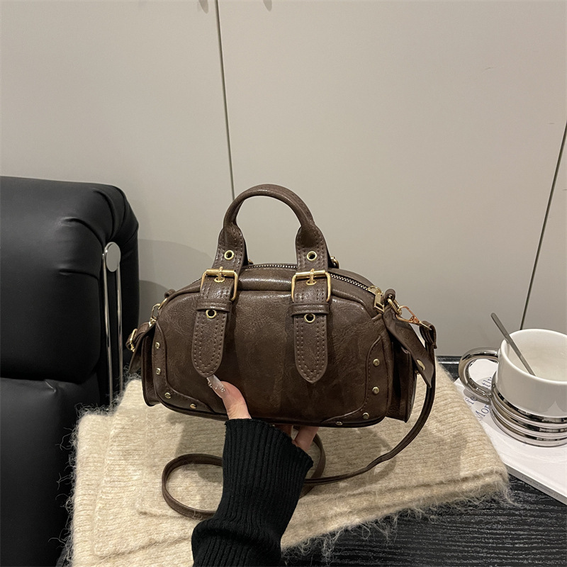 Niche Design Retro Motorcycle Handbag for Women 2026 New Fashion Trendy Bowling Shoulder Crossbody Bag Niche Design Retro Motorcycle Handbag for Women 2026 New Fashion Trendy Bowling Shoulder Crossbody Bag