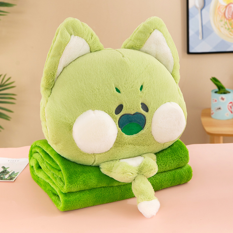 에메랄드 녹색 이빨 고양이