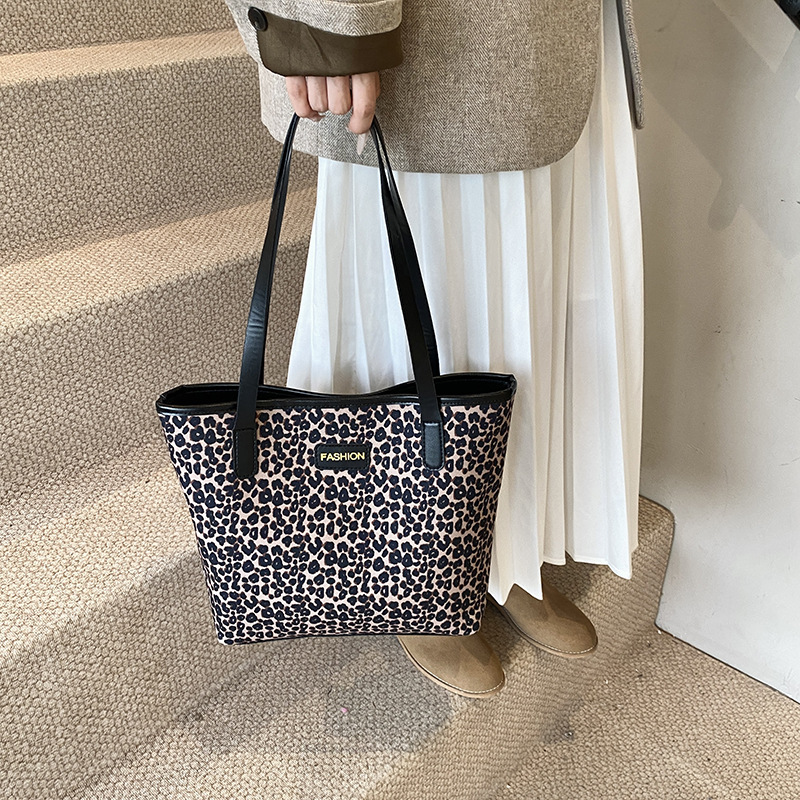 Popular este año 2024 nueva bolsa de clase de gran capacidad, bolsa de leopardo, bolsa de hombro, bolsa de mujer