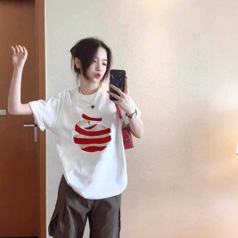 White Pure Cotton Apple Short-Sleeve T-Shirt for Women, Summer New Design, Niche Style, Regular Shoulder, Loose Fit, Plus Size, Trendy Half-Sleeve Top White Pure Cotton Apple Short-Sleeve T-Shirt for Women, Summer New Design, Niche Style, Regular Shoulder, Loose Fit, Plus Size, Trendy Half-Sleeve Top