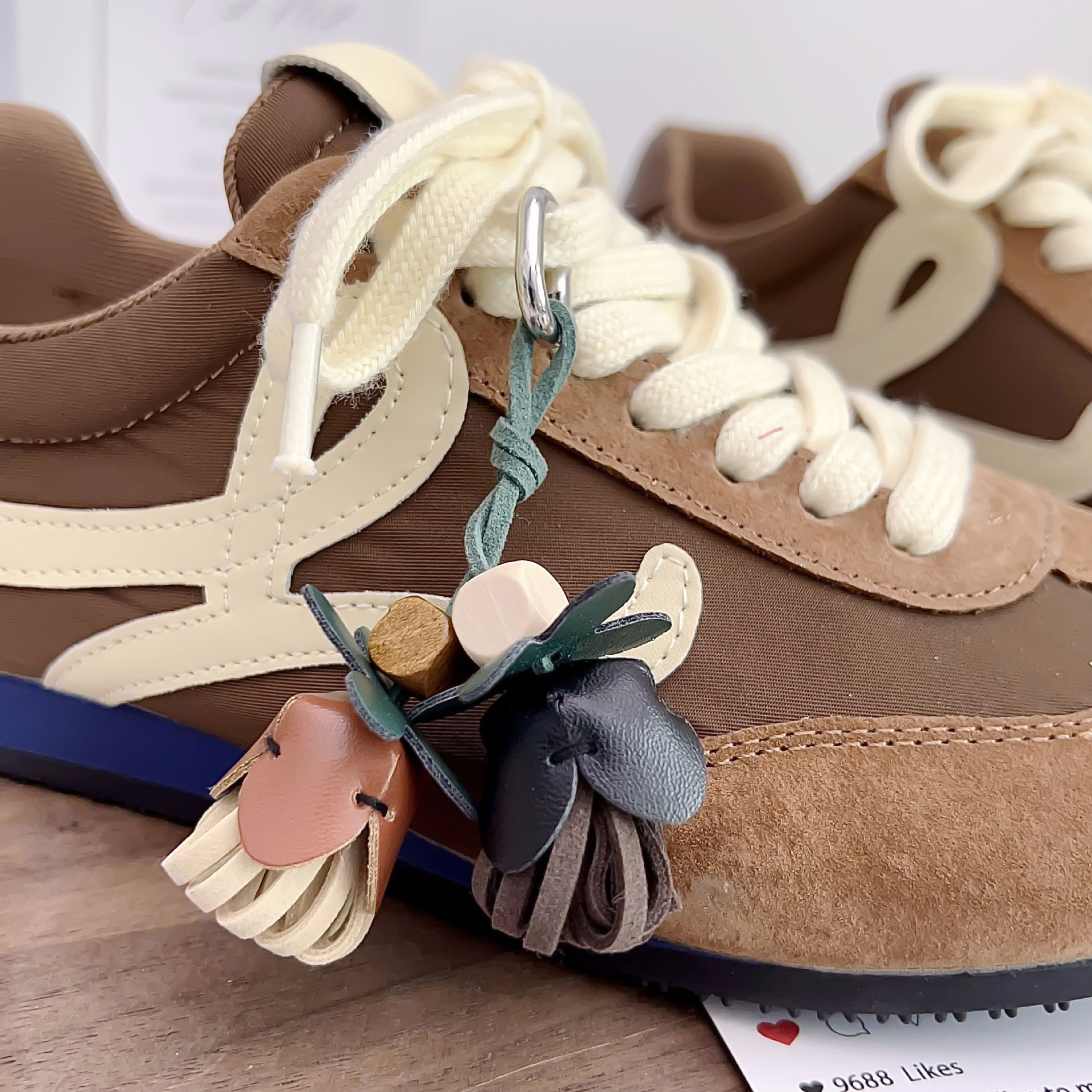 Zapatos, ropa, bolsas, colgantes, zapatos, botas de canguro, botas de Martin, mueller, colgantes, accesorios, zapatos, bolsas, colgantes