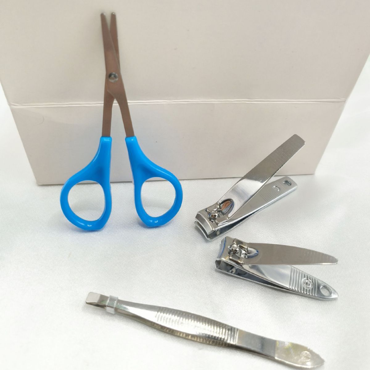 Set de Cortaúñas y Herramientas de Manicura de Plástico y Acero Inoxidable