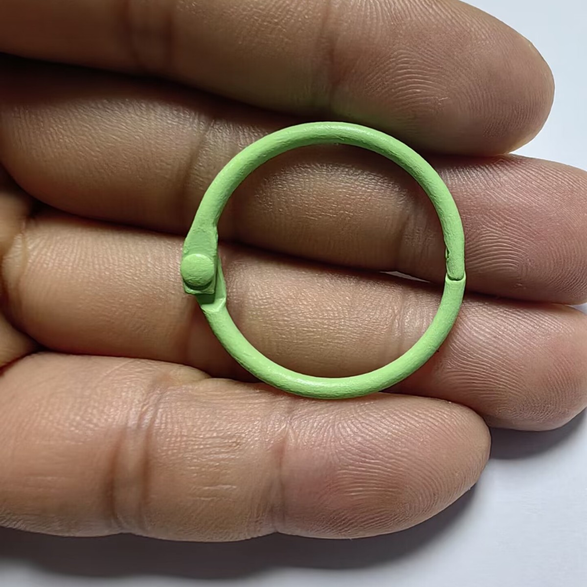 DIY accesorios de llavero 30mm hierro pintado colorido llavero redondo anillo de apertura de anillo de fijación