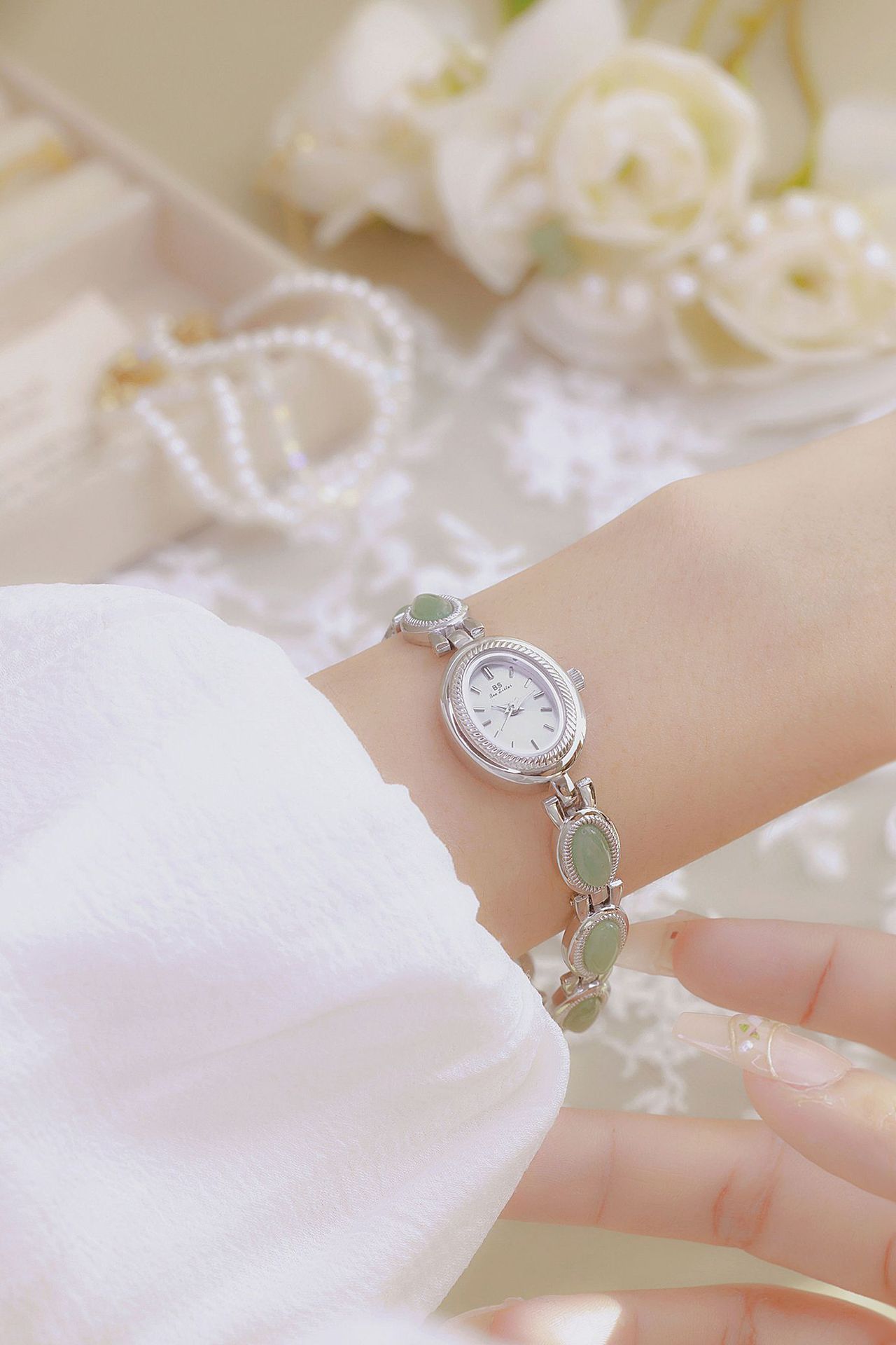 60g Weight Tempered Glass Mirror Material Alloy Strap Material Watch Classification Pointer Display Type Jewelry Buckle Buckle Style Oval Dial Shape Daily, Date Occasion Quartz Movement Solid Color Pattern Women's Gender Simple Style, Classic Style Style Simple Style Classic Style Solid Color Jewelry Buckle Quartz Watch Women's Watches 5