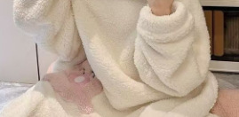 두꺼운 흰색 큰 머리 물고기