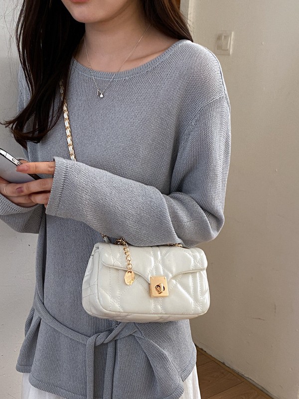 Bolso de cadena de alta sensación de diamante para mujeres 2026 nuevo estilo coreano nicho pequeño bolso de lujo pequeño bolso de estilo extranjero bolso de mochila image 4