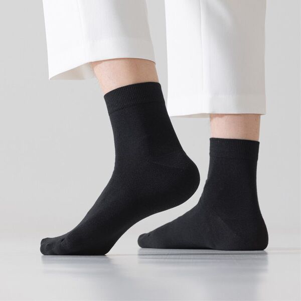 Solid color women's winter demi-season socks for traveling