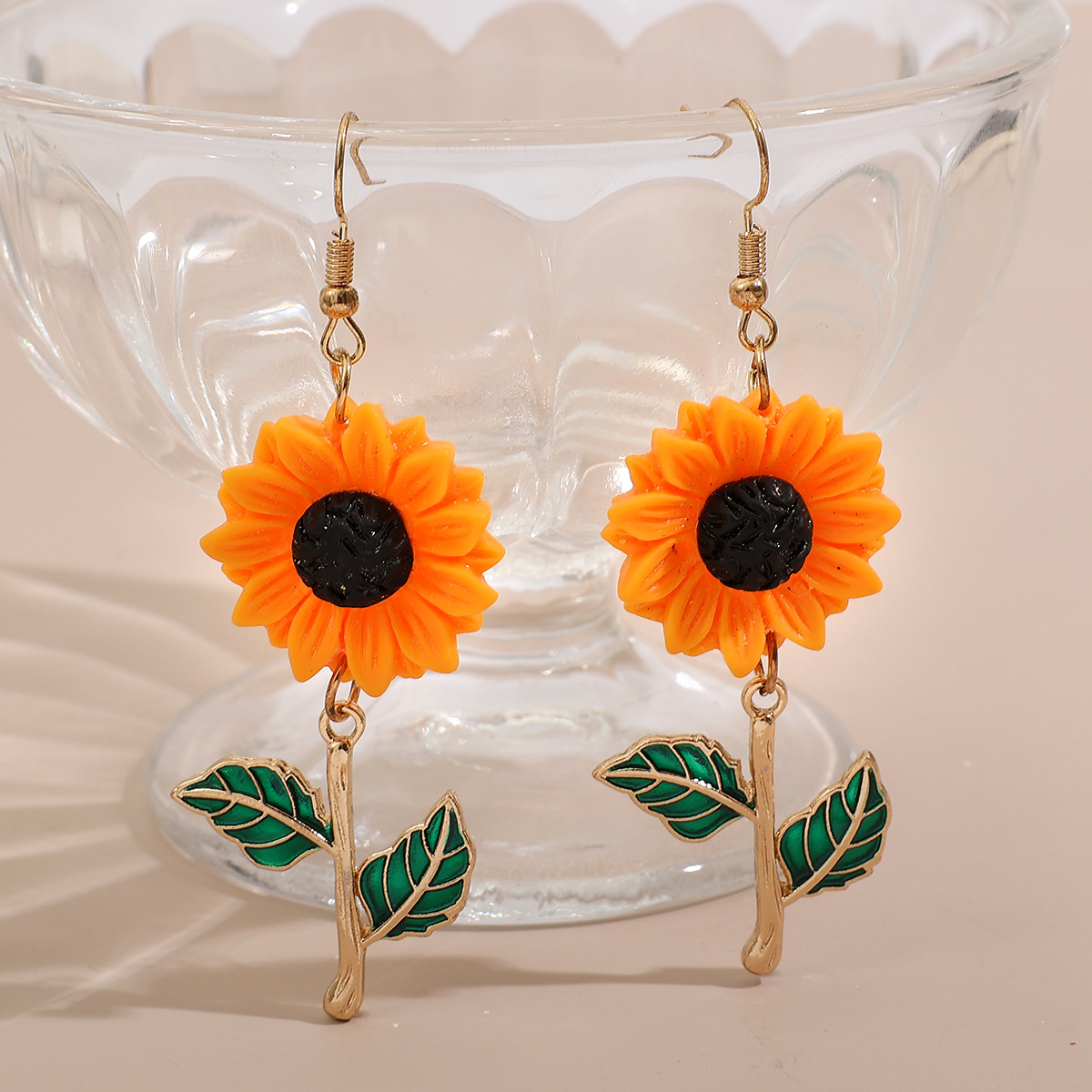 Mingfei European and American cross-border hot selling jewelry creative bohemian fresh all-match sunflower pendant earrings for women