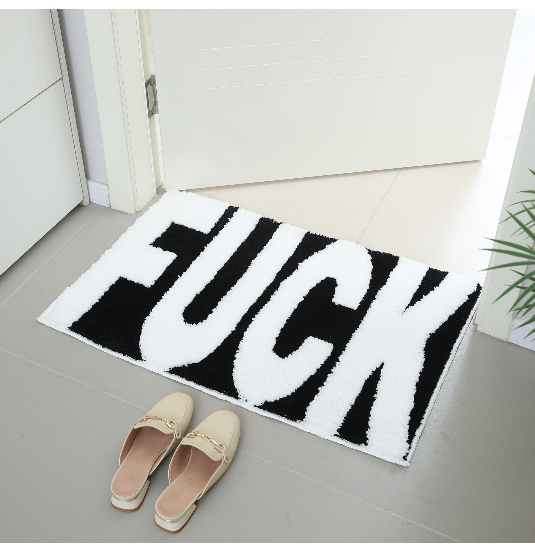 Transfronteriza engrosada flocado alfombra de piso absorbente baño letras suaves blanco y negro alfombra de baño simple alfombra de piso del hogar