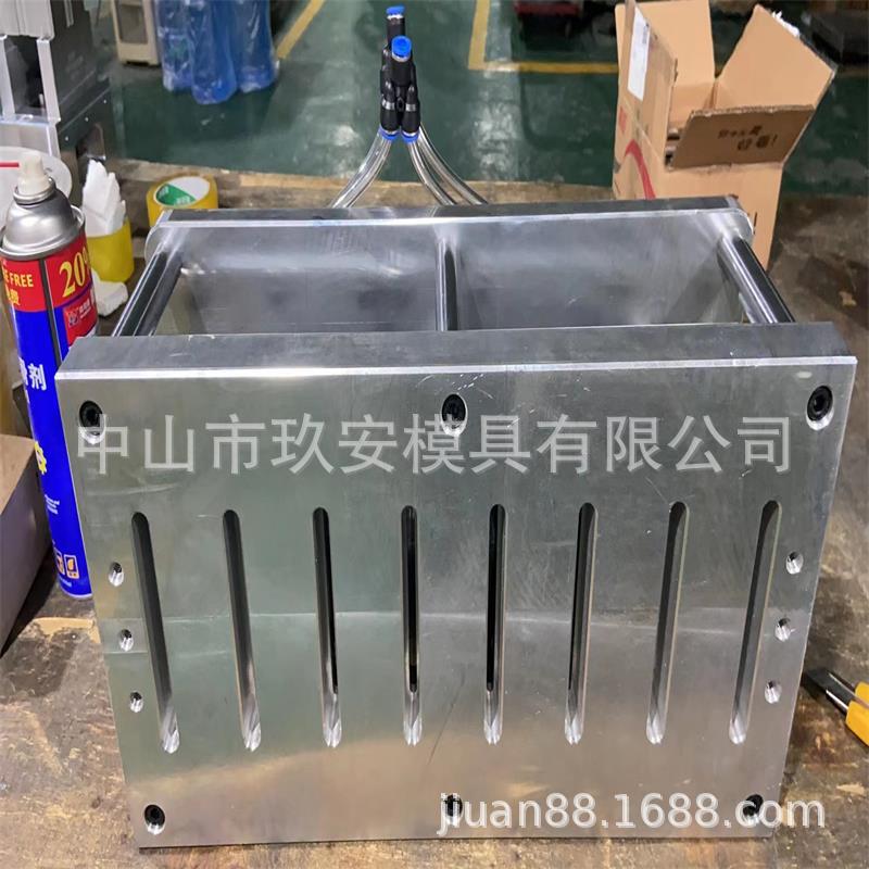 玖安模具 供应8条150mm 直线点断气动打孔机