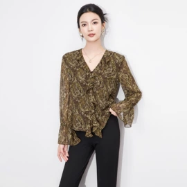 连衣裙;女式针织衫;时尚休闲套装