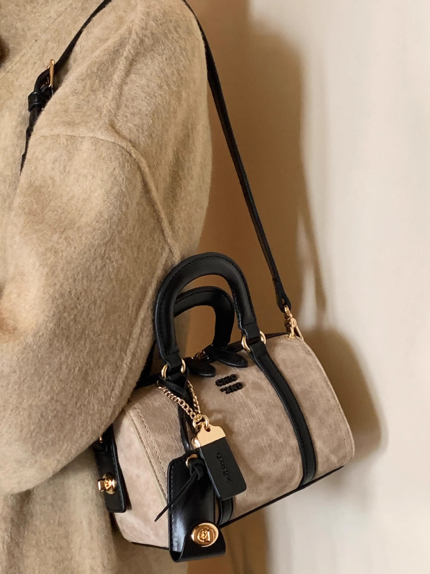 南風Chio2nd半熟モカ枕バッグ女性式2024新型手提げバッグシングルショルダーバッグ