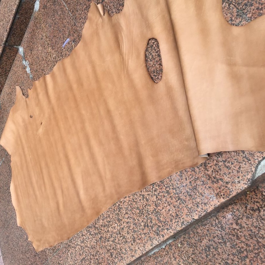 马鞍皮 头层压印变色牛皮 商标皮 双色皮料