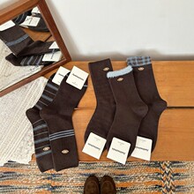 咖色袜子女中筒袜春秋季款棉袜ins潮美拉德韩国日系条纹纽扣长袜