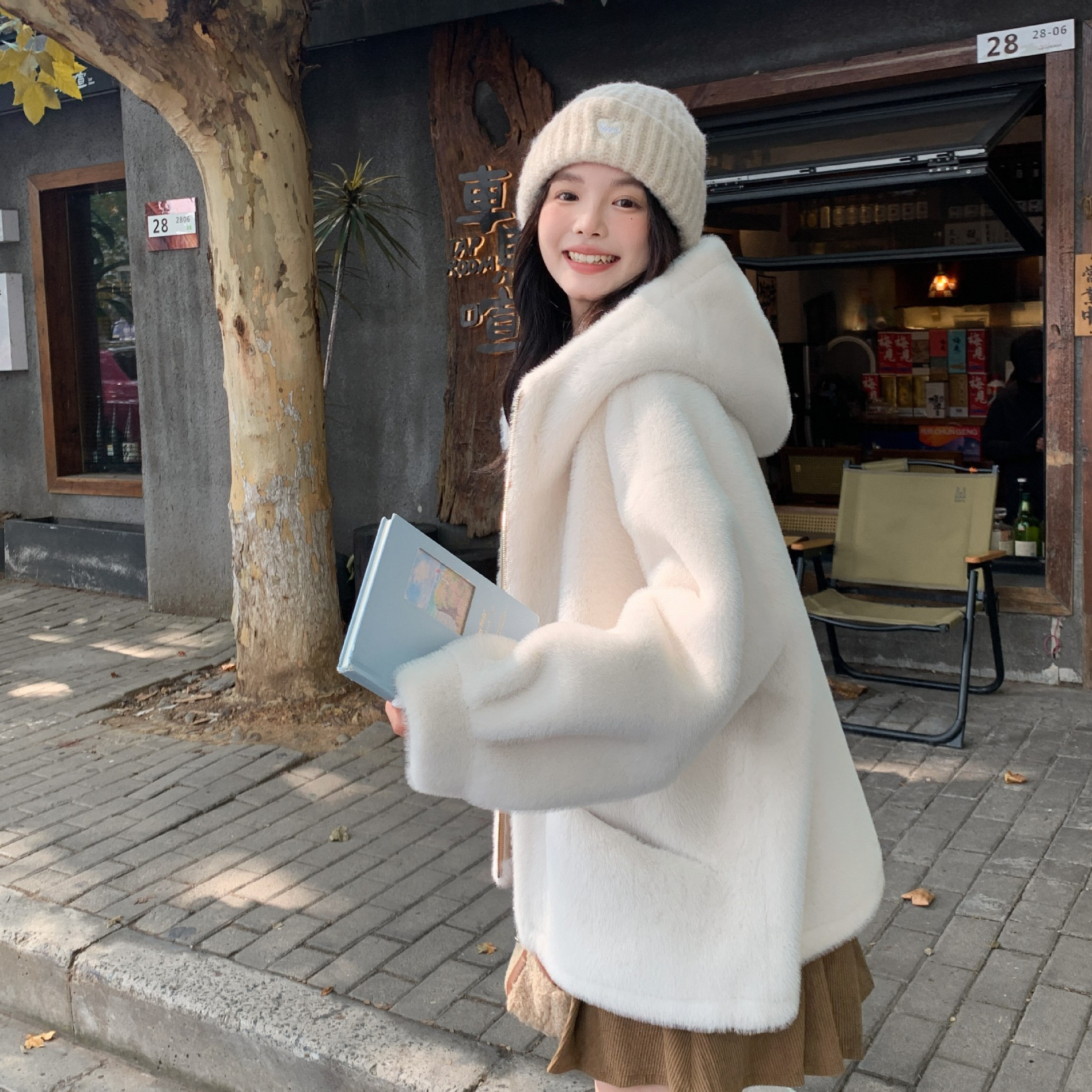 Демисезонная бархатная куртка с капюшоном, в корейском стиле, средней длины