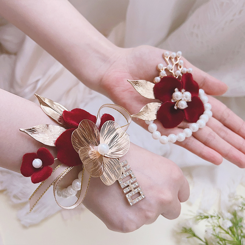 花嫁の手首の花の花嫁の姉妹団の手の花の森は韓国式の結婚式を結びます。|undefined