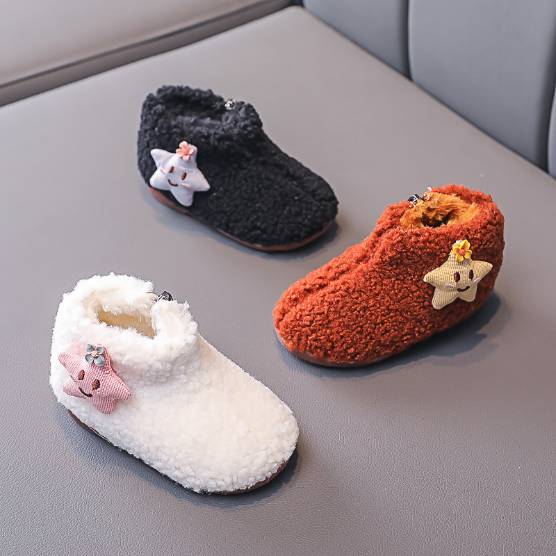 Botas cortas de bebé niñas zapatos de felpa para niños Otoño e Invierno forradas de lana engrosadas botas de algodón para bebés zapatos cálidos para niños pequeños