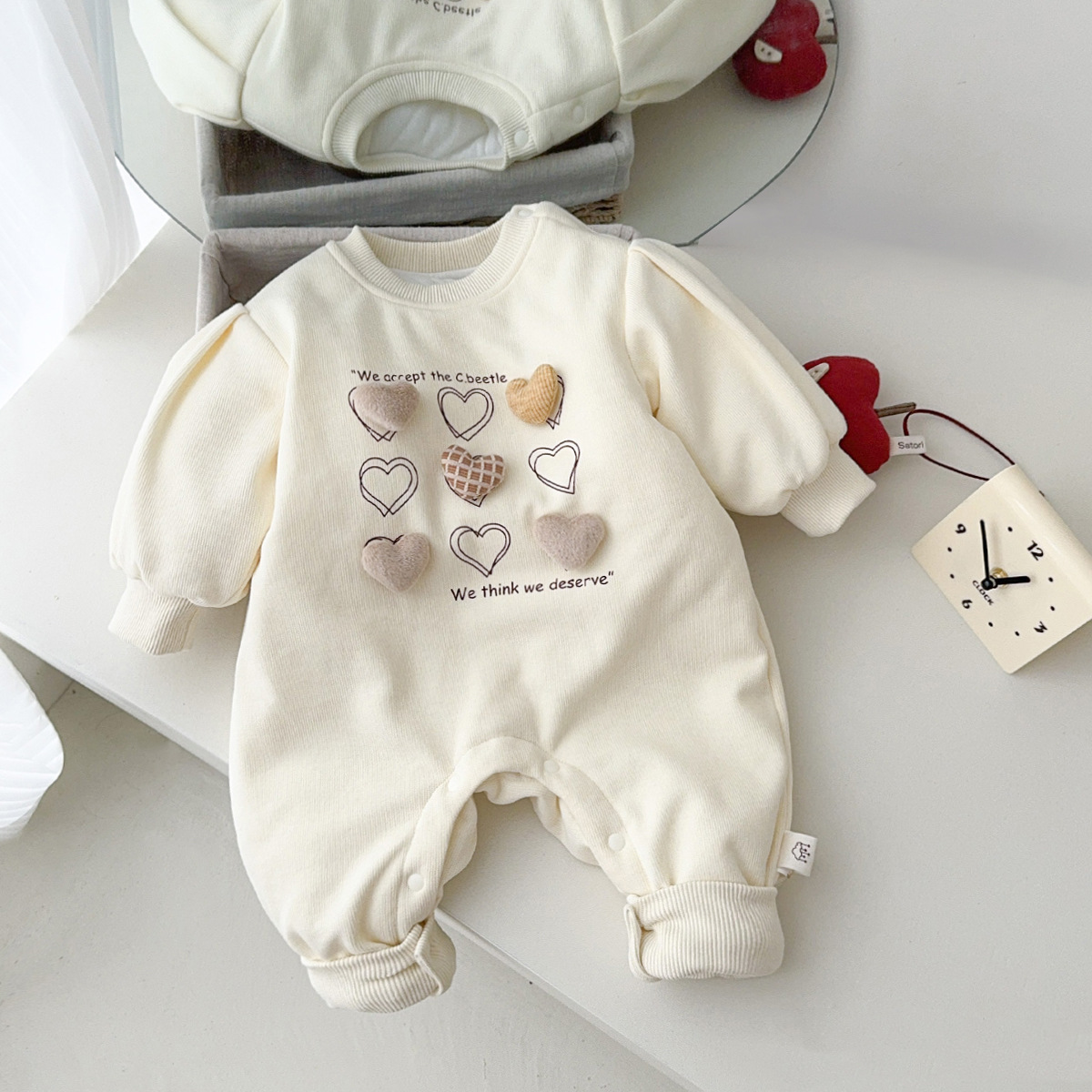 2024 principios del invierno bebé estilo coreano mono niña amor estilo occidental traje de escalada mameluco de manga larga acolchado de finales de otoño