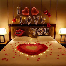 520气球玫瑰真花瓣床撒花生日表白情人节婚房酒店场景装饰布置