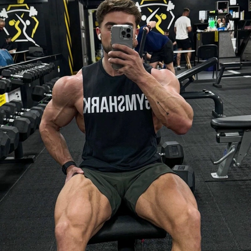 Спортивная эластичная майка для зала