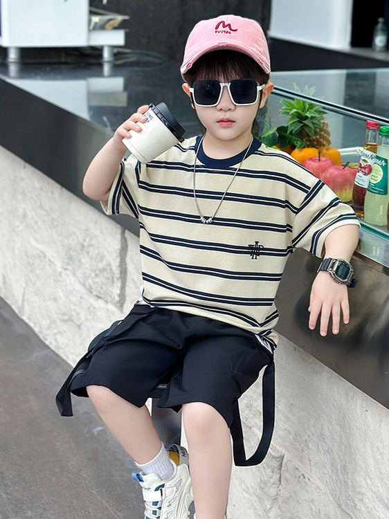 Conjunto de Verano para Niños 7283, Camiseta a Rayas con Manga Corta y Pantalones Cortos, Dos Piezas, Verano 2026