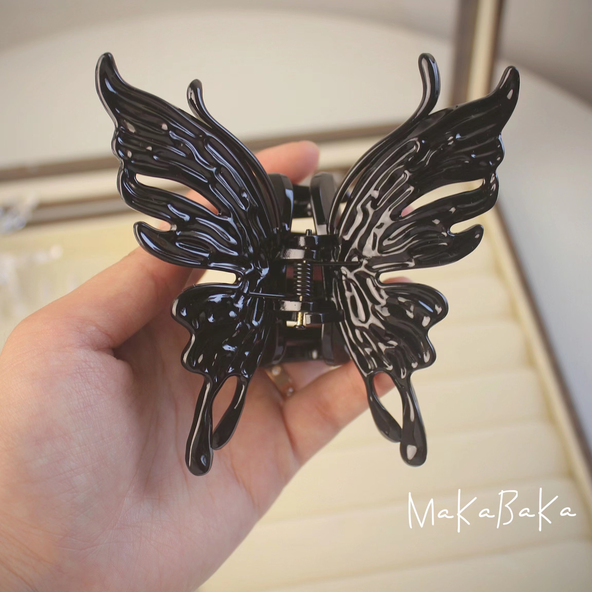 Südkorea Dongdaemun Super Fee Retro Drei-dimensional Schmetterling Greifen Clip Erweiterte Sinn Nische Design Elegante Shark Clip Top Clip_voghion.com