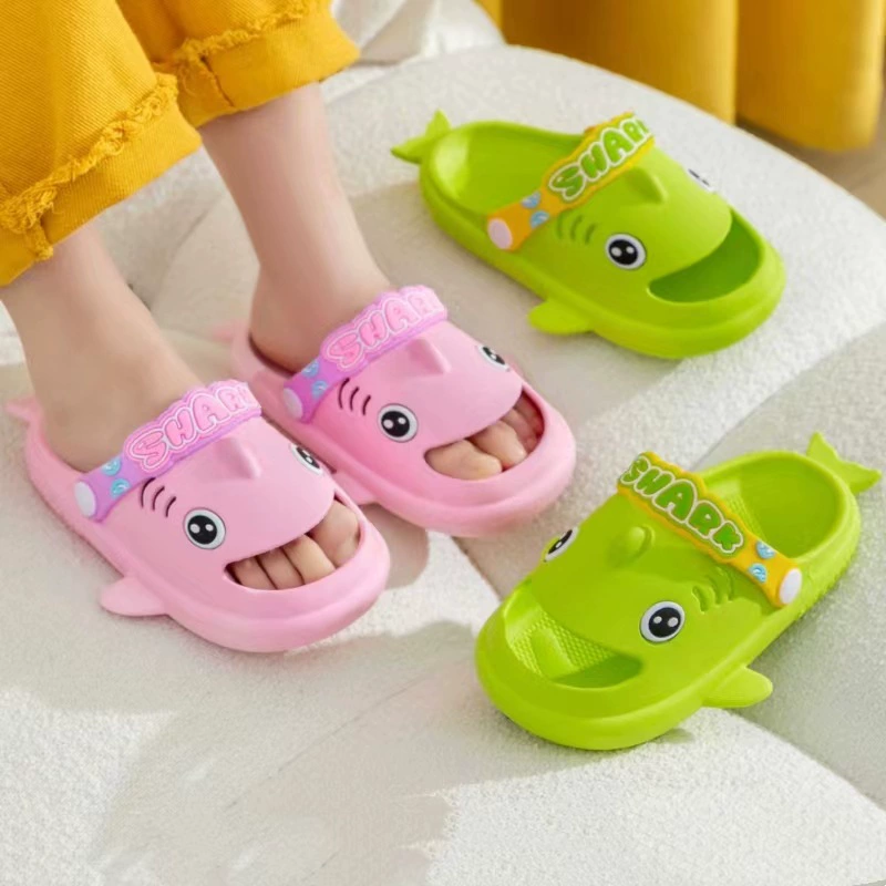 Модные однотонные детские сандалии и тапочки, новая Акула, домашняя уличная одежда, трендовые милые Мультяшные тапочки для больших и средних детей