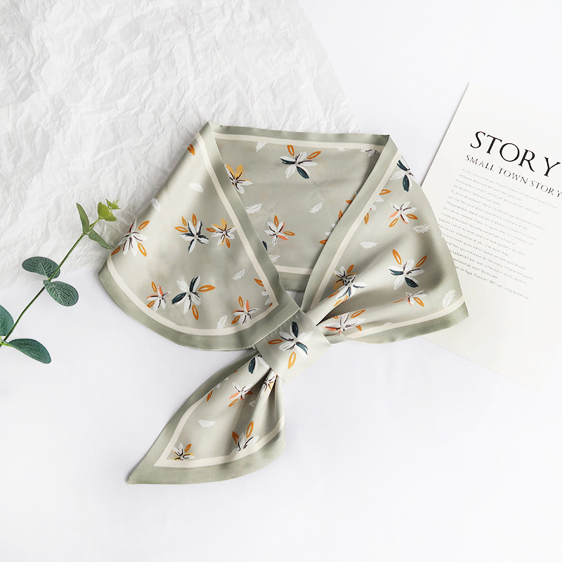 A - borde verde claro