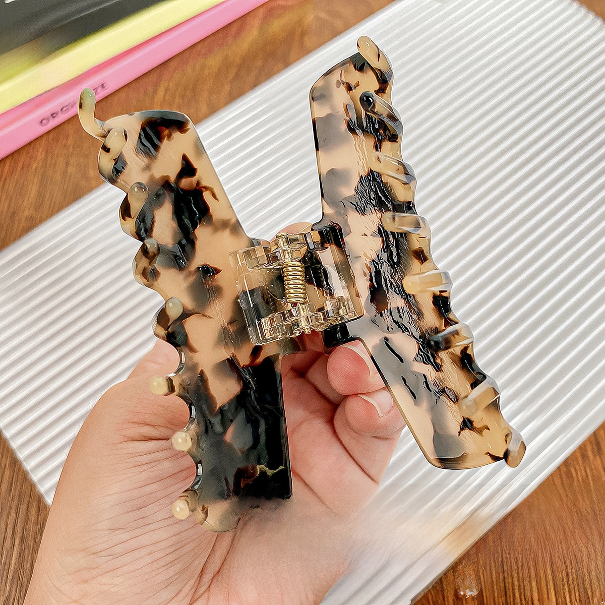 Pinza para el pelo de acetato de alta calidad de Baifeiya, temperamento romántico francés, para la parte posterior del pelo, pinza de tiburón, tocado grande con agarre para el cabello_voghion.com
