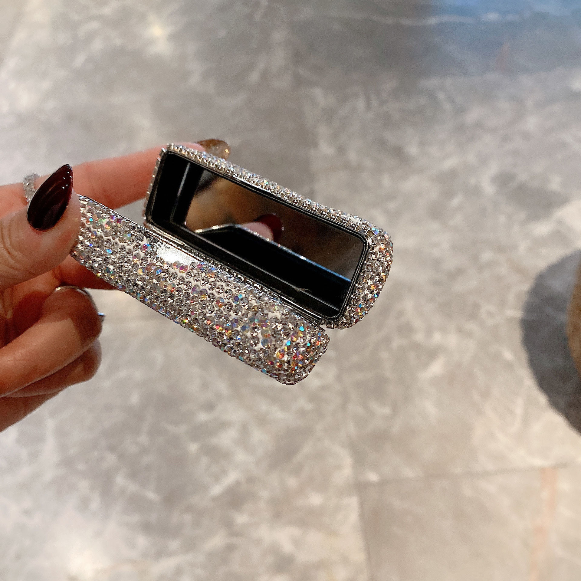 Ready Stock Wholesale Lipstick Storage Box with Diamonds, Mini Portable with Built-In Makeup Mirror, Lipstick Case, Factory Direct Supply