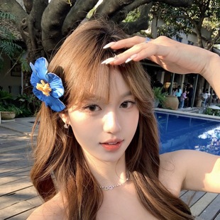 ���u���� ��ɣ���l�AŮ�Շ��г�Ƭ���R��߅�A�ȼ��L�u�����^�l�
