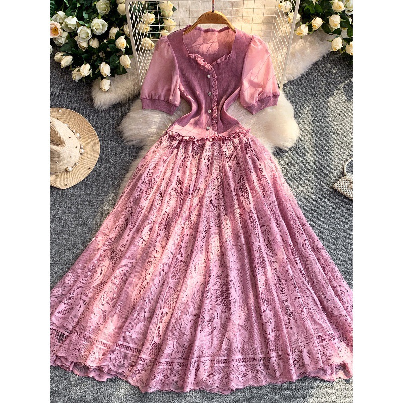High-End Socialite Long Pleated Mesh Short-Sleeve Dress for Women, Age-Reducing Lace Elegant Gown with a Large Hem
