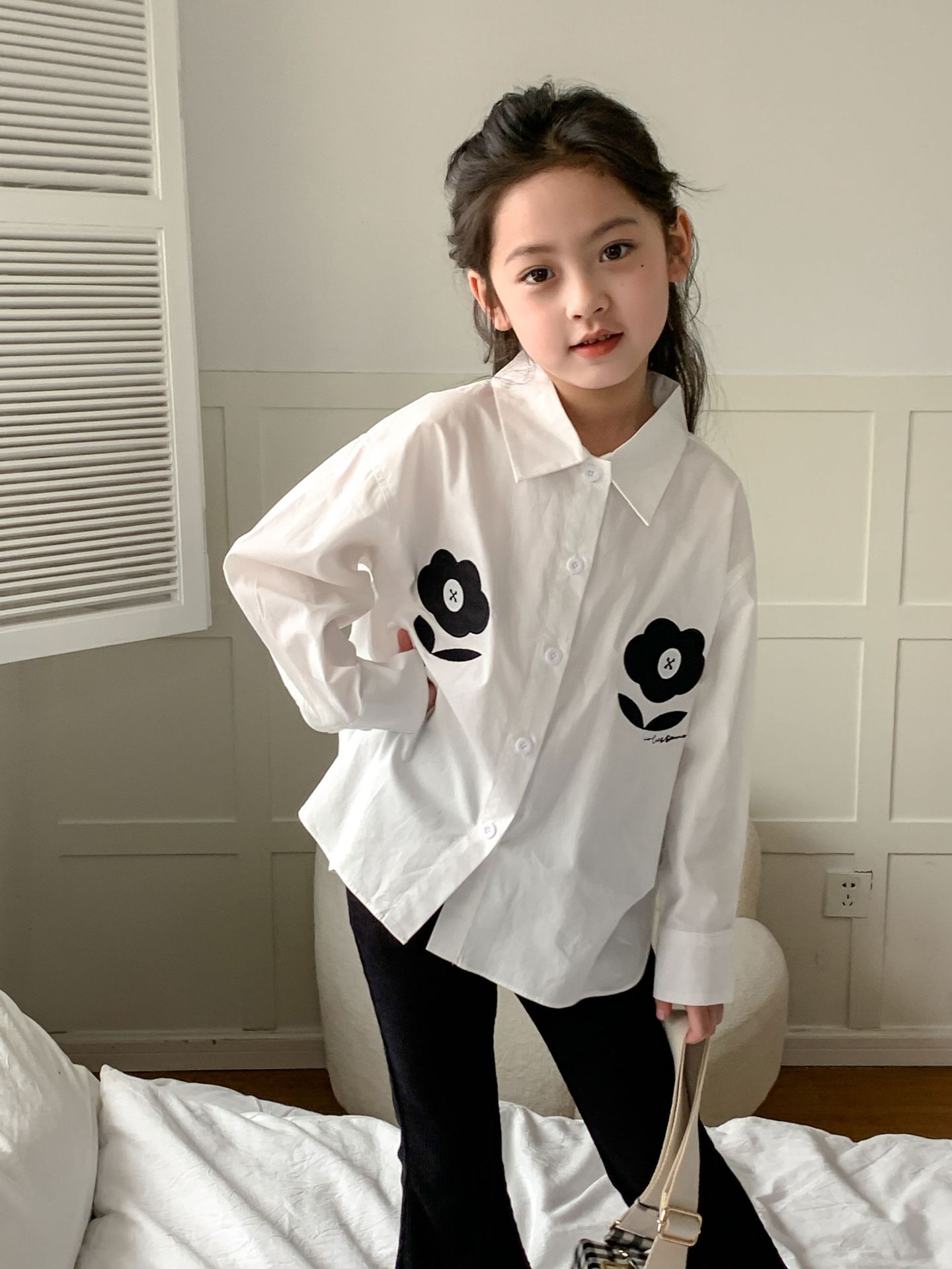 Camisa para niños 2024 primavera estilo coreano ropa para niños camisa de manga larga con bordado de flores para niñas camisa de media longitud para bebés para niños medianos y grandes