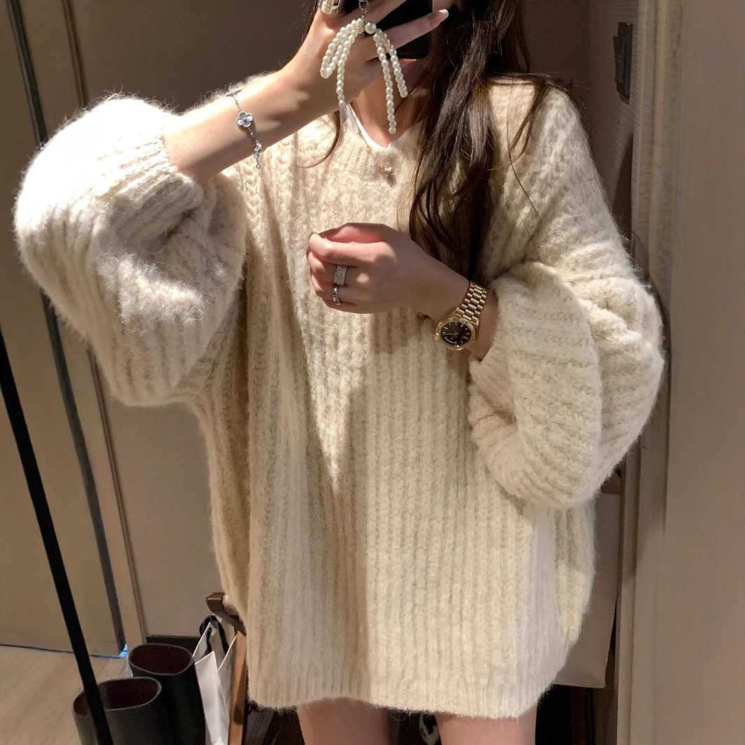 慵懒风宽松软糯圆领灯笼袖毛衣女秋冬新款纯色坑条针织大码上衣女
