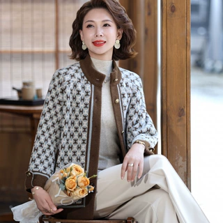 2025年新款妈妈装时尚洋气仿水貂外套中老年女春秋冬针织毛衣开衫