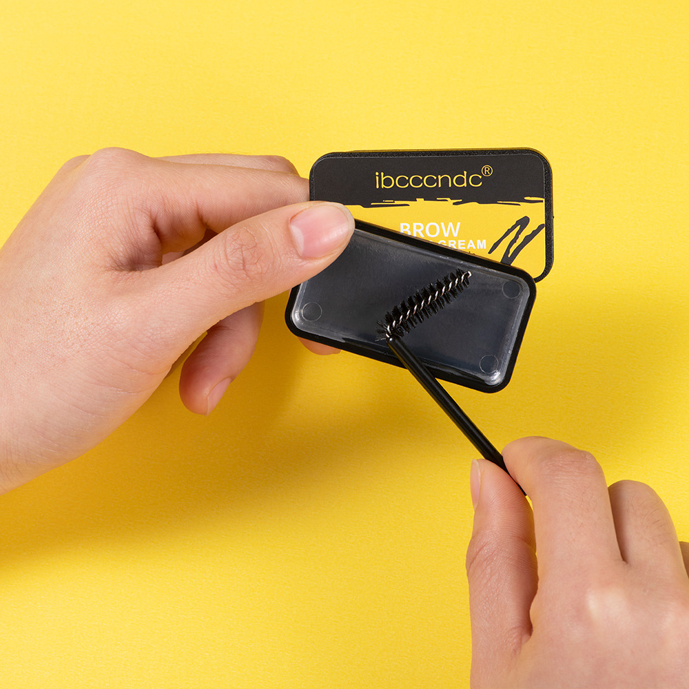 carina Wild shaping cream voks øyenbrynsåpe_voghion.com